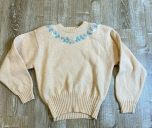 Vintage Elizabeth Liz Claiborne Pink Wool Embroidered Floral Sweater Large - Picture 1 of 6