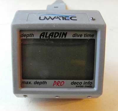 Computer da polso Uwatec Aladin Dive Pro. Cinturino grigio. Swiss made ha bisogno di batteria nuova - Immagine 1 di 4