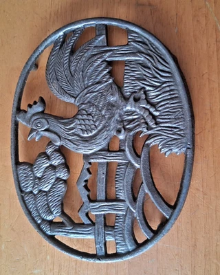  SOTTOPENTOLA  VINTAGE A FORMA DI GALLO IN GHISA VEDI FOTO E DESCRIZIONE - Immagine 1 di 4