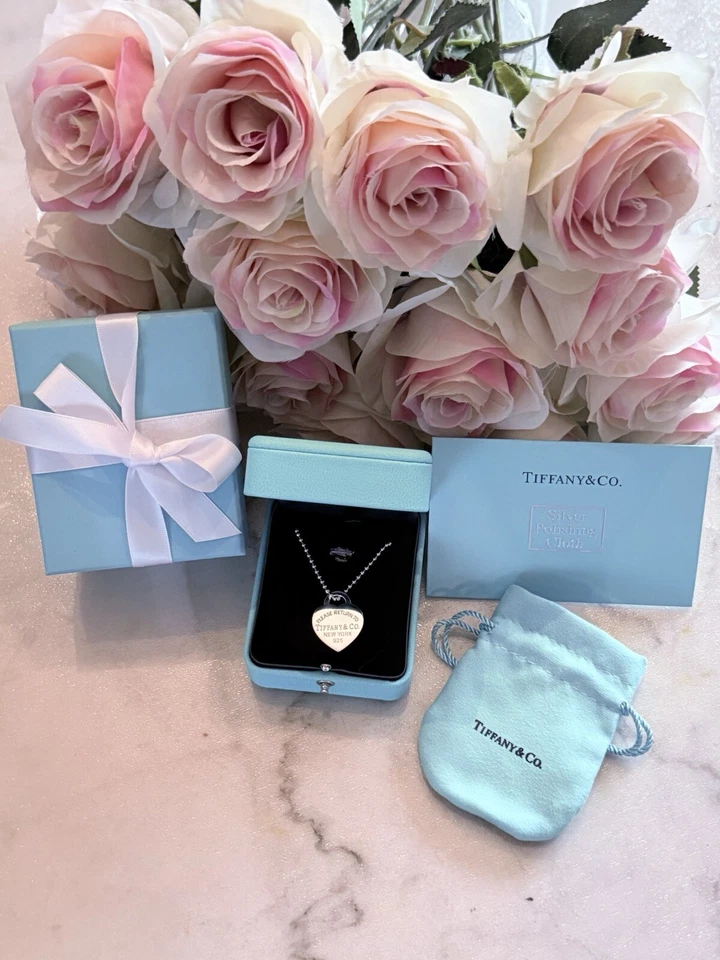Colar de miçangas com pingente de coração Tiffany & Co. (em uma corrente de 18 pol.) - Imagem 1 de 4