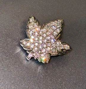 Vintage 1-1/8" Clear Rhinestones Maple Leaf Silver-Tone Pin Brooch - Picture 1 of 10