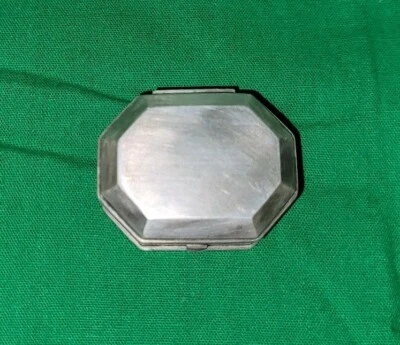 Antigua caja de baratijas miniatura plateada con forma de octángulo de colección Foto 1 de 4