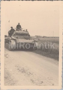 Foto, Gebirgs-Jäger-Regiment 98, Panzer III bei Gien, FRA 1940 XT55216 - Bild 1 von 2
