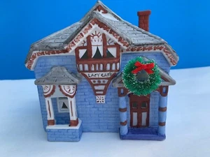 Yuletide Lacy Cafe 1989 Ceramic Under Christmas Decoration Building #515 - Picture 1 of 6