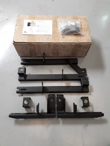 Soporte Fijación de estribos  Dacia Duster II (2018-2024) Original 8201731107 - Picture 1 of 9