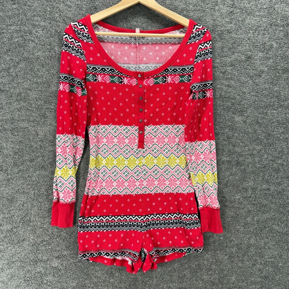 Ropa de dormir Victoria's Secret One Piece para mujer S pequeña roja geométrica manga larga Foto 1 de 4