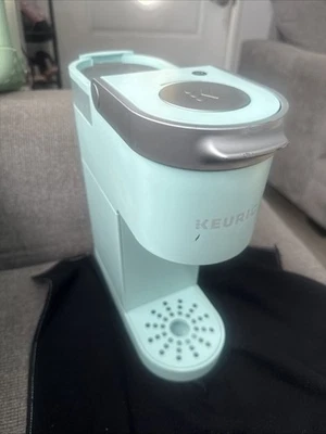 Keurig K-Mini Single Serve K-Cup Oasis Retro Teal Missing Top Cover See Descrip - Image 1 of 4
