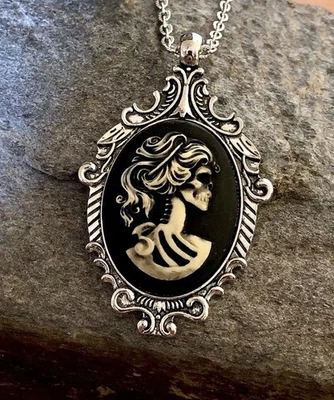 Dama Lolita Calavera Camafeo Colgante Collar De Colección Envejecido Halloween Gótico Steampunk Foto 1 de 4