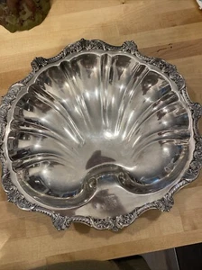 Vtg Poole Old English Silverplate Shell Bowl w/Gadroon - Picture 1 of 8