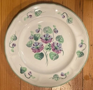 Piatto insalata Herend Village Pottery Violets 8” dipinto a mano DIFETTO UNICO COSÌ COM'È - Foto 1 di 7