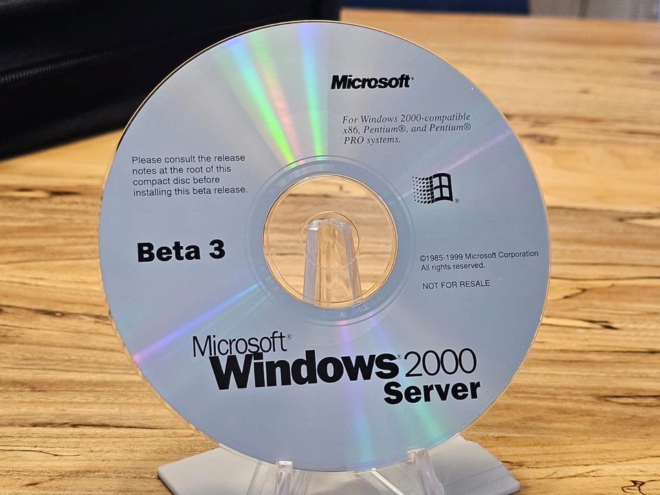 ULTRA RARE: Microsoft Windows 2000 Server x86 Beta 3 - Image 1 of 1