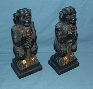 AFFE / AFFE KREIDEGESCHIRR BUCHSTÜTZEN - GARGOYLES STUDIO - GEBRAUCHT - Bild 1 von 6