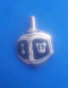 Vintage Silberfarbene Dreidel Brosche Anstecknadel. Judaica Israel - Bild 1 von 4