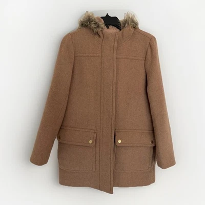 J. Abrigo Crew color tostado con ribete de piel sintética con capucha mezcla de lana con bolsillos con botones Foto 1 de 4
