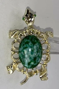 Turtle Green Geode Agate GERRYS Vintage Gold Pin Brooch Pendant D-7992 - Picture 1 of 7
