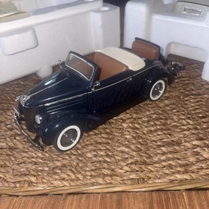 1:24 Danbury Mint 1936 Ford Deluxe Cabriolet Washington Blue COA INCLUDED - Picture 1 of 12