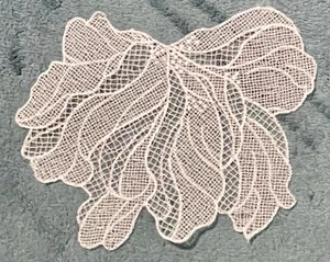 LOTE DE 10 PIEZAS DE ENCAJE VENECIA BLANCO PARA APLIQUES Y OTROS PROYECTOS ARTESANALES! - Imagen 1 de 3