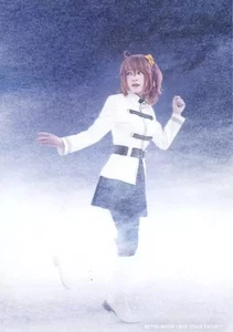 Foto actriz en bruto Akari Takaishi como Ritsuka Fujimaru cuerpo completo usada - Imagen 1 de 1