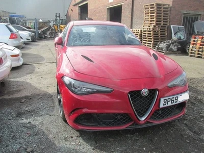 Alfa Romeo Giulia Quadrifoglio 2019 2,9 V6 perno de rueda de freno *vendido delantero* Foto 1 de 4