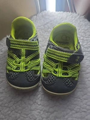 Surprise Stride Rite 婴儿 4 码 Charley 男孩鞋 灰色 高光 绿色 — 第 1/4 张图片