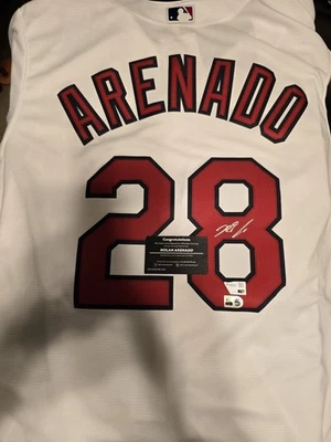 Auténtica camiseta autografiada de fanáticos de los Cardenales azules bebé MLB de Nolan Arenado MLB  Foto 1 de 4