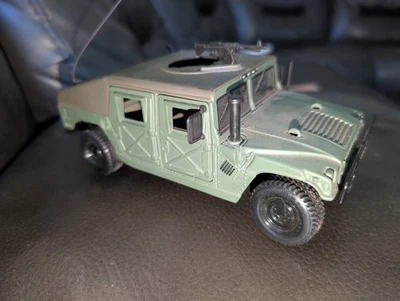 Maisto Special Edition Military Hummer Humvee Diecast - 1:27 Scale OD See Pics  - Image 1 of 4