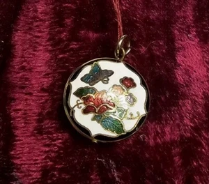 Small Round Cloisonne Butterfly And Floral Pendant - Picture 1 of 4