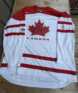Team Canada Nike Hockey Jersey Men XXL White Red Embroidered 2010 Vancouver - Picture 1 of 10