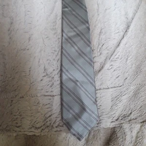 ERMENEGILDO ZEGNA cravatta in raso argento righe bordeaux grigia seta uomo - Foto 1 di 8