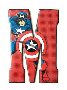 Decoración inicial de pared inicial ""M"" de superhéroe retro del capitán américa carta de hojalata ""M"" de Marvel Comics - Imagen 1 de 2