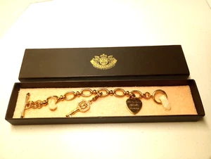 Vtg Juicy Royal Couture Key and Heart Gold Plated Charm Bracelet 7" Original Box - Picture 1 of 12