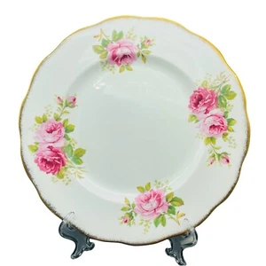 VTG Royal Albert American Beauty Dinner 10-3/8" Plate Pink Cabbage Roses Gold - Picture 1 of 11
