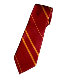Harry Potter Studios Lightweight Gryffindor Scarf, Perfect Condition, All Ages - Picture 1 of 3
