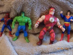 Lot DC Action Figuren Funko Flash Superman Hulk Spiderman - Bild 1 von 4