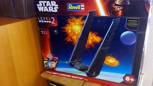 REVELL Star Wars Kylo Ren's Command Shuttle - Imagen 1 de 12