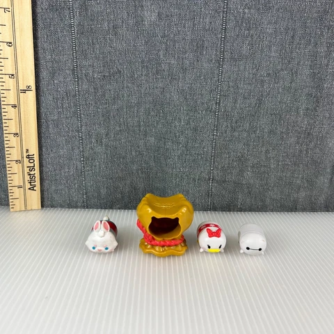 Disney Tsum Tsum Baymax Christmas Daisy Duck White Rabbit Figure Lot Cover
