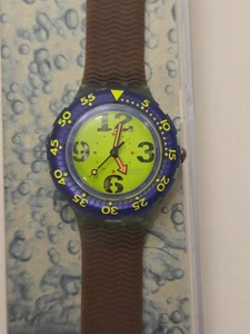Orologio Swatch Scuba 200 SPRAY UP SDN103 con custodia e documenti 1992 NOS  - Foto 1 di 12