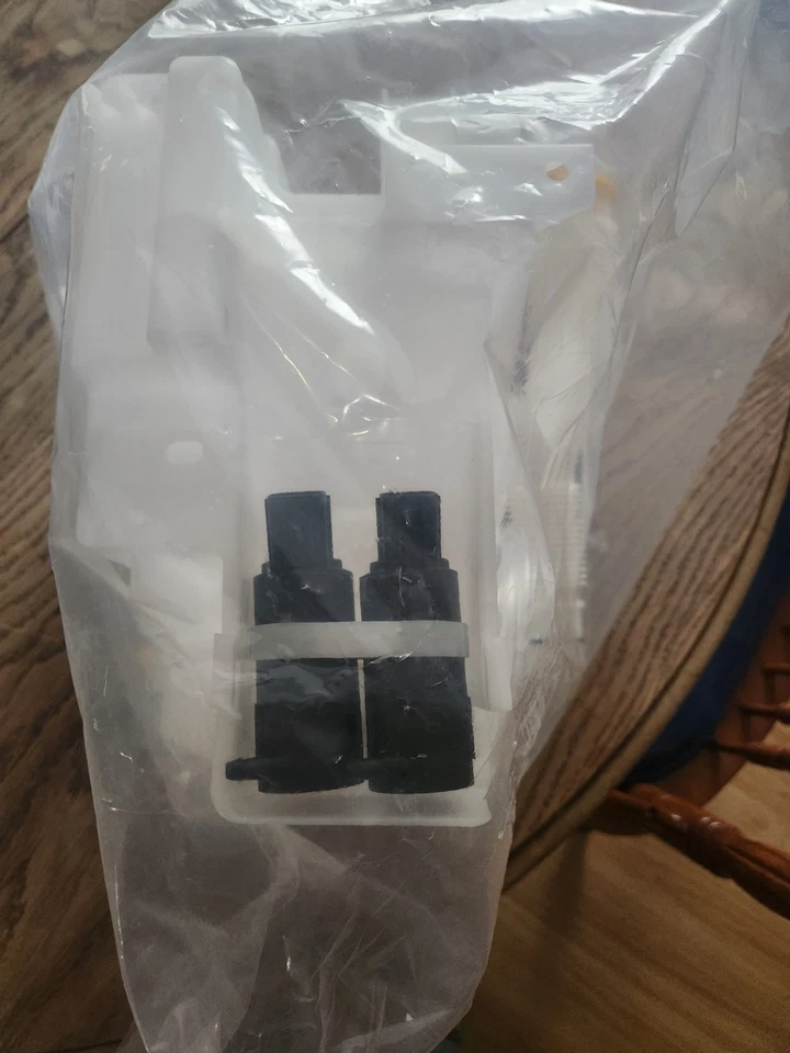 Washer Reservoir For 2009-2013 Subaru Forester with Cap filler and inlet Pump - Image 1 of 3