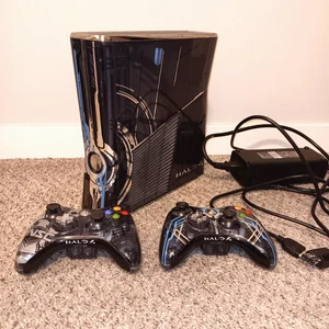 Xbox 360 Halo 4 Limited Ed 320GB Console + 2 Controllers - Complete Bundle - Picture 1 of 10