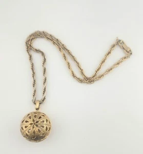 Vintage Crown TRIFARI Gold Tone Hollow 3-D Ball Orb Pendant Necklace - Picture 1 of 8