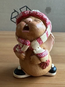 PENDELFIN ENGLAND - BARNEY BUNDLE FIGURE (RED) - Picture 1 of 4