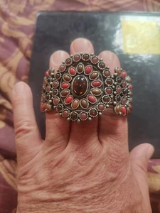 VINTAGE beaded cuff well made BRACELET - Picture 1 of 5