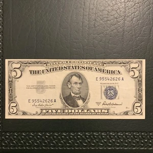62697 Banknote Rare 1953 $5 5 Dollar bill Silver/blue Crisp Center Shift Error - Picture 1 of 2