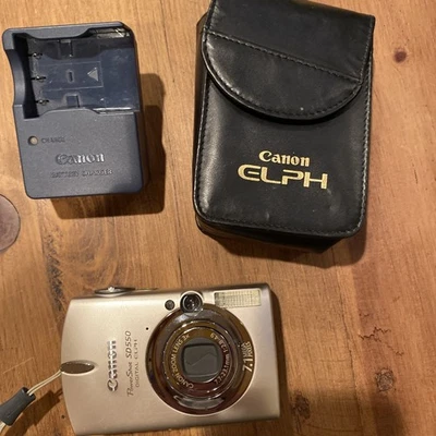 Câmera Digital Canon PowerShot SD550 ELPH Prata 7.1 Mega Pixels +Carregador + Estojo - Imagem 1 de 4