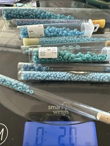 Vintage Turquoise Blue Seed Beads 2 Ounces 1 to 3 mm Mix Lot Jewelry Supplies - Picture 1 of 3
