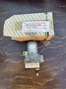 Motor limpiaparabrisas original Deutz 04390385 - Imagen 1 de 4
