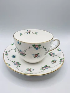 Vtg Crown Fine Bone China Roses Vines Tea Cup Saucer Staffordshire England - Picture 1 of 5