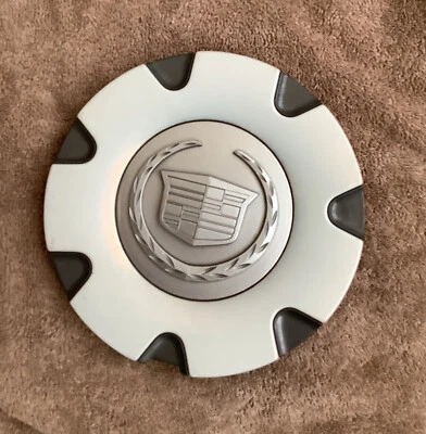 2006 Cadillac SRX Center Cap 9594307 - Image 1 of 2