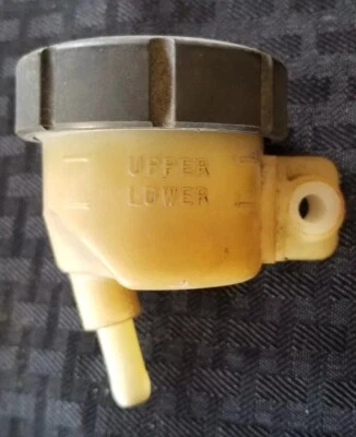 1984 Kawasaki GPZ750 Rear Brake Reservoir ♻️ Foto 1 de 4