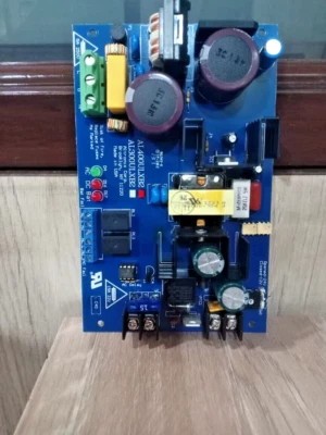 1PC- ALTRONIX AL400ULXB2 POWER SUPPLY/CHARGER BOARD 12VDC,4A OR 24VDC,3A - Image 1 of 3